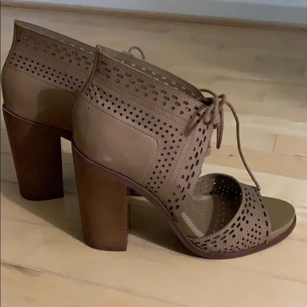 Gianni bini Gypsie daze lace up block heels